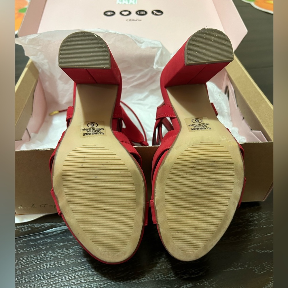 Heels - Picture 4 of 10